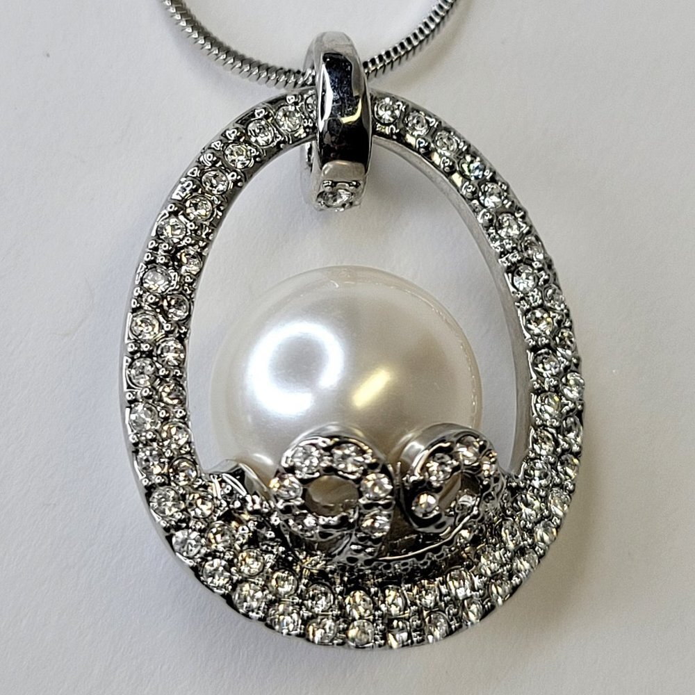 White Pearl Pendant Necklace Faux Pearl